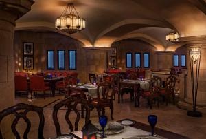 A restaurant or other place to eat at JW Marriott Hotel Cairo