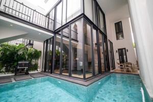 Πισίνα στο ή κοντά στο Moon 5-Bedroom Luxury Pool Villa