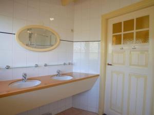 Phòng tắm tại Uilen +35 ảnh