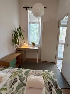 Posteľ alebo postele v izbe v ubytovaní Tenement Apartment 90m2 City Center