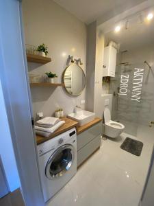 Ένα μπάνιο στο Apartament Aktywny Zdrój +53 φωτογραφίες