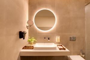 A bathroom at Lemon Tree Resort, Somnath