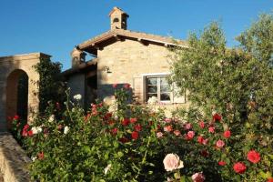 A garden outside Agriturismo Colle Mura