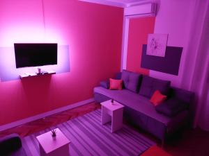 Μια τηλεόραση ή/και κέντρο ψυχαγωγίας στο DiV Apartman Jagodina