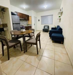 Kuchyň nebo kuchyňský kout v ubytování Agradable Departamento San Rafael