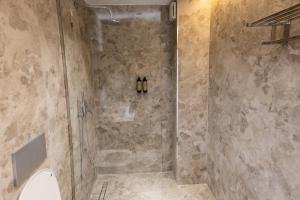 Koupelna v ubytování BOLT Boutique Hotel