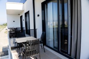 Balkón nebo terasa v ubytování BOLT Boutique Hotel