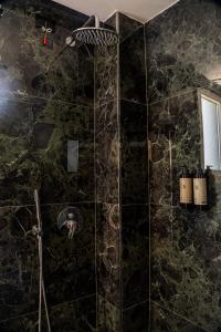 Koupelna v ubytování BOLT Boutique Hotel