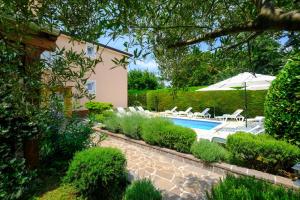 Πισίνα στο ή κοντά στο Apartments Antonac