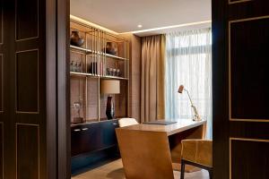 Köök või kööginurk majutusasutuses The Alexander, a Luxury Collection Hotel, Yerevan