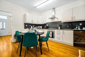 Køkken eller tekøkken på Willes Road City House + 35 billeder