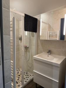 Koupelna v ubytování Chambre avec accès jacuzzi