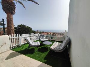 Μπαλκόνι ή βεράντα στο Aloha Garden Paradise View