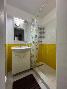 Bilik mandi di Apartament Sofia Saturn Mangalia