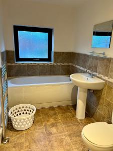 Phòng tắm tại Housefield Stay, Room 2