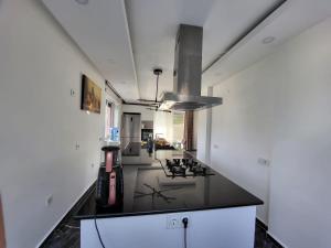 Η κουζίνα ή μικρή κουζίνα στο Lüks ve huzur