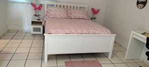 Postel nebo postele na pokoji v ubytování Cozy in Cabo1