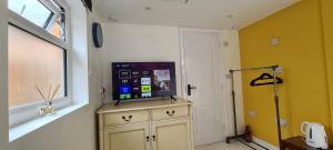 Φωτογραφία από το άλμπουμ του Private Guest Suite in Bletchley, Milton Keynes σε Bletchley