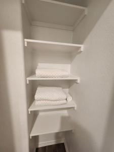 Fotografie z fotogalerie ubytování Spacious Retreat 5 Min from Lake Conroe v destinaci Montgomery