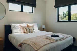 Postel nebo postele na pokoji v ubytování Pool & Tennis Court - Pinot Grove + 16 fotografií