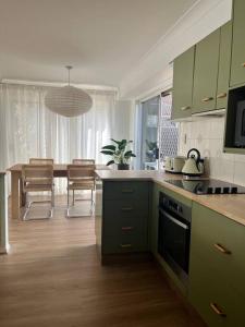 Dapur atau dapur kecil di Headland Hideaway, Cabarita Beach +28 gambar