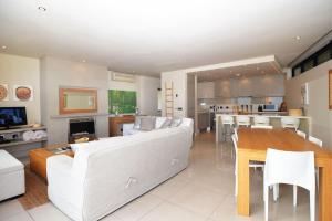 Kuchyň nebo kuchyňský kout v ubytování bamboo @ Le Paradis