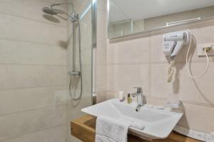 Koupelna v ubytování Boutique Hotel Mali Raj + 37 fotografií