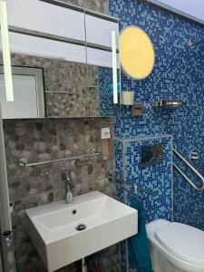 Ένα μπάνιο στο Mythos Villa Palio, private pool and outdoorkitchen open 01 08 - 15 09! +34 φωτογραφίες