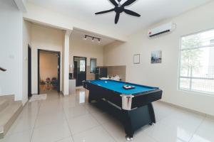 Gallery image of POOL & BBQ The Corner House Ayera Homestay 14pax in Masai