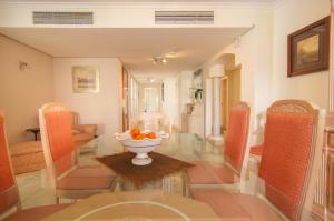 Afbeelding uit fotogalerij van Apartment White Pearl Beach in Marbella +24 foto's