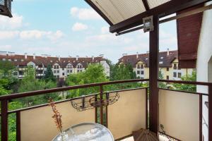Balkón alebo terasa v ubytovaní Jasny Dwupoziomowy Apartament we Wrocławiu by Noclegi Renters + 22 fotografií