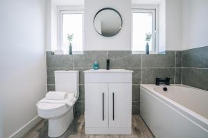Ένα μπάνιο στο Wiske House Free Parking & Fast WiFi