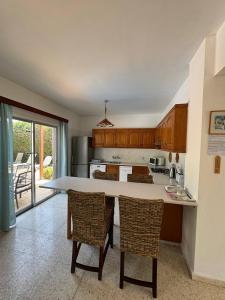 Dapur atau dapur kecil di Villa Koralia
