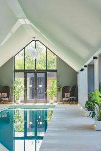 Kolam renang di atau dekat dengan Puddle Duck Cottage