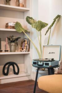 Μια τηλεόραση ή/και κέντρο ψυχαγωγίας στο Casa Acomodo Casco Viejo 4bdr Historic Mansion