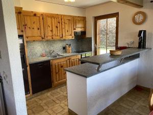 Kuhinja oz. manjša kuhinja v nastanitvi Chalet le Colinet
