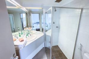 Ένα μπάνιο στο City Studio with Netflix Premium 4K and Memory foam bed