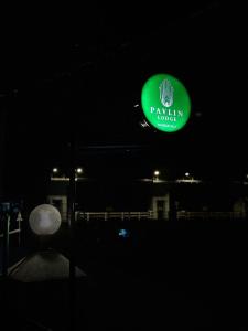 Πιστοποιητικό, βραβείο, πινακίδα ή έγγραφο που προβάλλεται στο Pavlin Lodge +17 φωτογραφίες