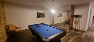 Biliardový stôl v ubytovaní SUPERBE MAISON 6 ch, 4 sdb, terrasses et billard
