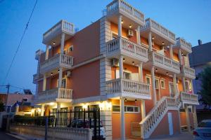 O edifício em que o apartamento se localiza