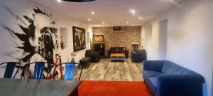 Posedenie v ubytovaní SUPERBE MAISON 6 ch, 4 sdb, terrasses et billard