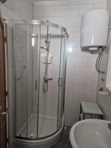Koupelna v ubytování Apartments Jela