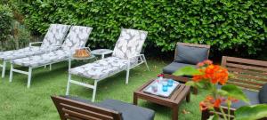 Vonkajšia záhrada v ubytovaní SUPERBE MAISON 6 ch, 4 sdb, terrasses et billard