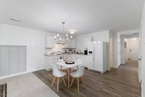 Φωτογραφία από το άλμπουμ του Cozy Retreat, Serene 4BR Ranch σε Μπέρλινγκτον