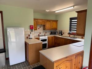 Dapur atau dapur kecil di Oaklyn,Highland Village of Beauly, Quiet Neighbourhood, One Bed, Min 5 nights