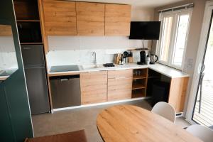 Kuchyň nebo kuchyňský kout v ubytování O'Hara Living - Camping Belle-Vue + 5 fotografií
