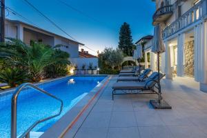 Πισίνα στο ή κοντά στο Villa Vita luxury Apartments