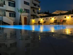 Bazén v ubytování Nancy - Chara Apartments nebo v jeho okolí