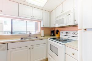 Η κουζίνα ή μικρή κουζίνα στο Sea Colony - 403 Dover House Rd