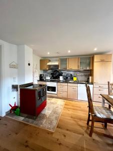 Kuchyňa alebo kuchynka v ubytovaní Ferienwohnung Am Jodlerweg
